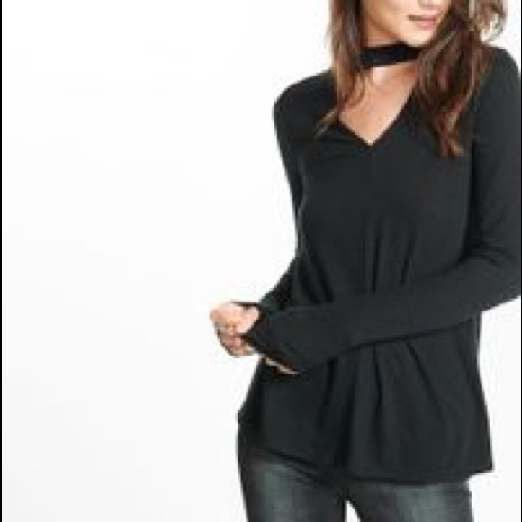 Express Mock Neck Keyhole Tee - Picture 2 of 4